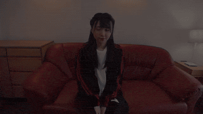 手を使わないでイカせることはできるのか？19歳クレープ屋さん。勃起チンポに興味深々！カワイイ表情でのジュボフェラがエグすぎです！