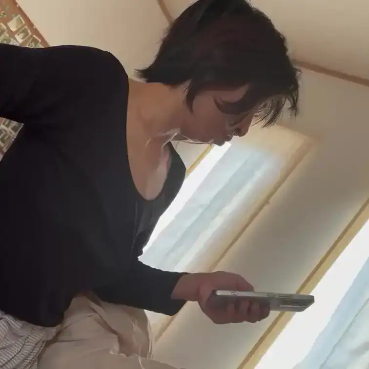 着衣ですが、ノーブラ乳首がよく分かります❤️
