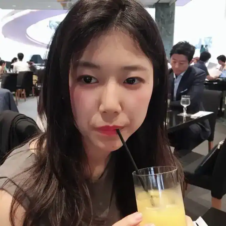 今回の動画はリアルなハメドリをテーマにしており、自然体の二人のやり取りと濃密なシーンを収録しています。初心者から経験者まで楽しめる内容で、臨場感あふれる映像をお届けします。 – ハメドリ日記